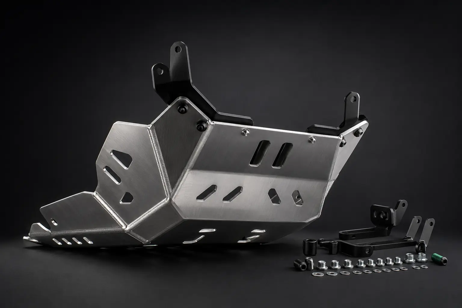 Scut de motor VERIDIAN din aluminiu periat cu suporturi și elemente de montaj