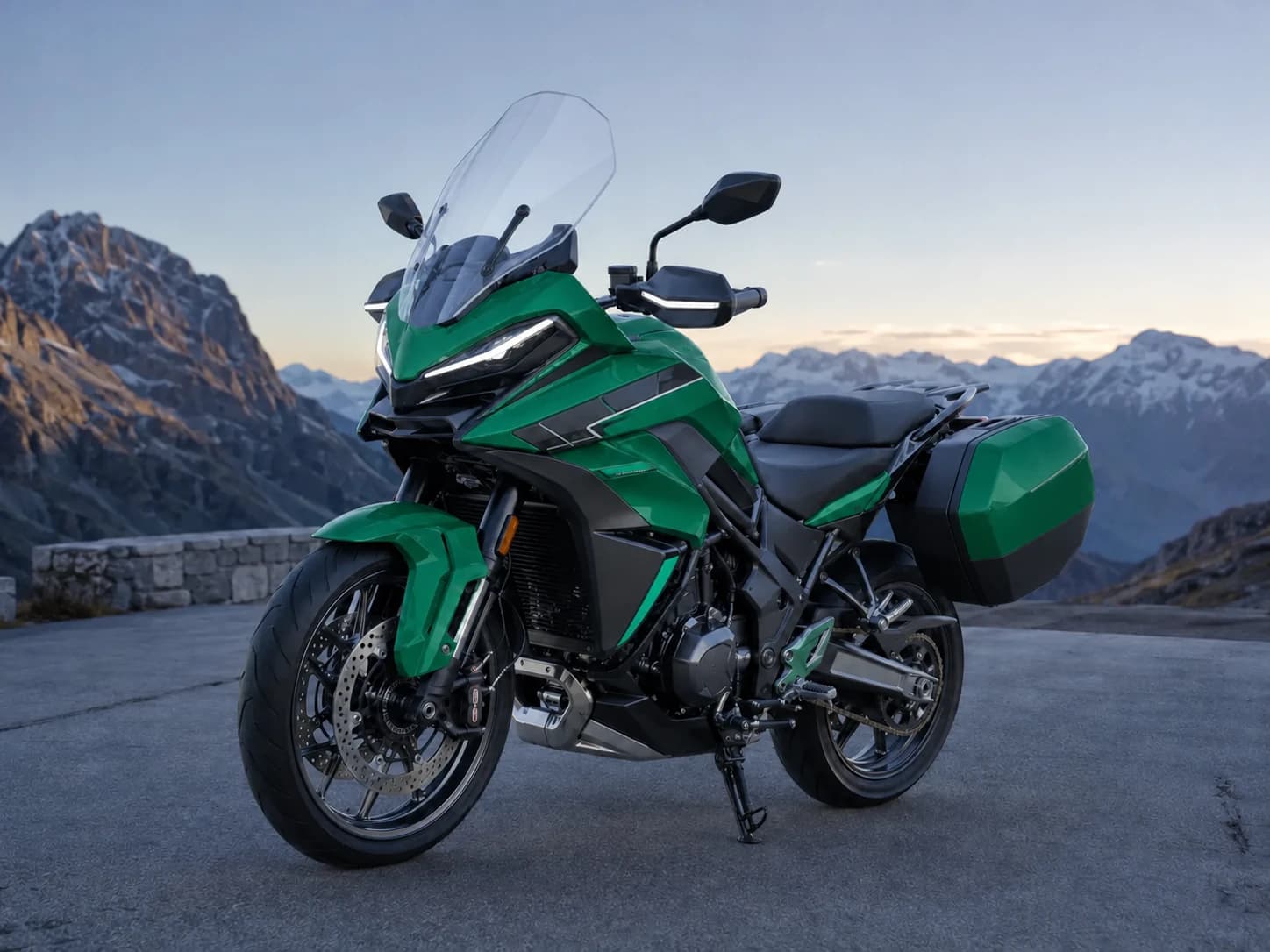 Meridian 900 GT în finisaj Veridian Green